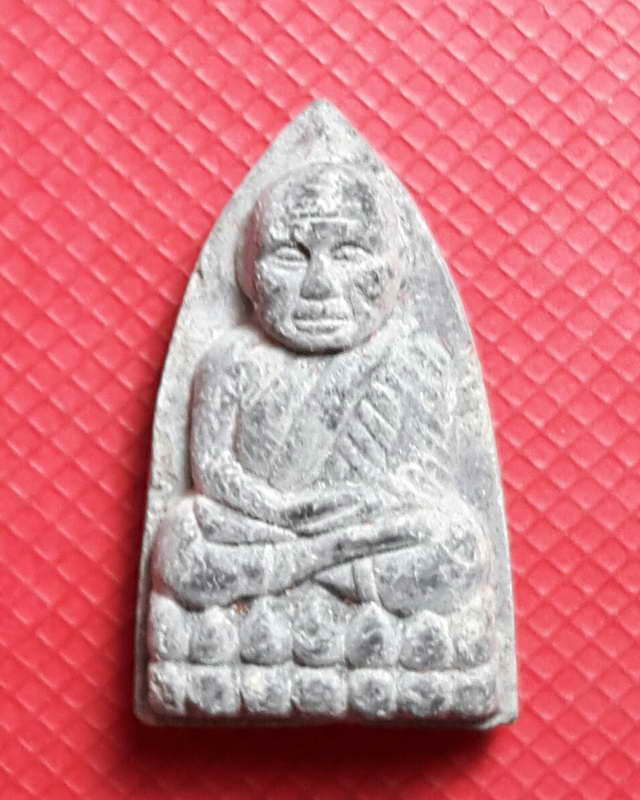 หลวงปู่ทวด รุ่นเหยียบทะเล อันดามัน วัดถ้ำเสือ จังหวัดกระบี่ ปี 2542 พร้อมกล่องเดิมๆ