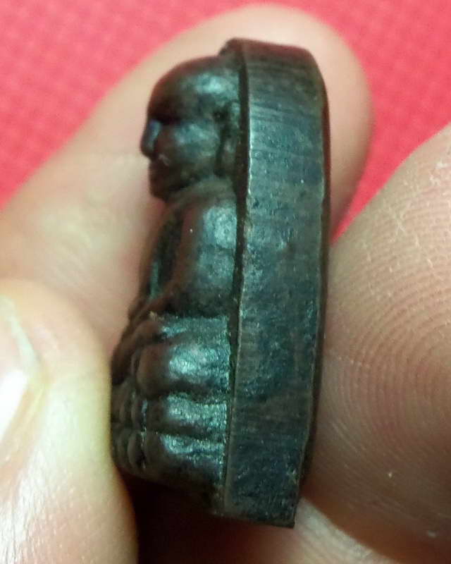 หลวงปู่ทวดเนื้อว่านหลังยันต์นะไม่ทราบที่และปีสร้าง