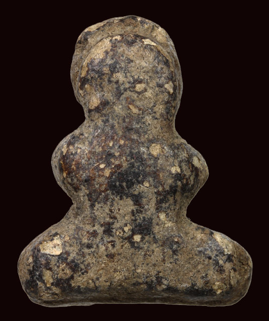 *ปิดตาพิมพ์เข่ากว้าง หลวงปู่กลิ่น วัดสะพานสูง นนทบุรี เนื้อผงจุ่มรัก*