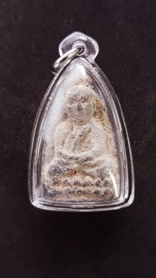 หลวงปู่ทวด ปี02 เนื้อว่าน พิมพ์ใหญ่ รุ่นแรก วัดโพธิ์ สวยเดิมๆเลี่ยมเก็บไม่เคยห้อย ของดีราคาไม่แพง