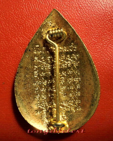 เข็มกลัดหลวงพ่อฤาษีลิงดำ วัดท่าซุง กะไหล่ทองลงยา สวยมากค่ะ