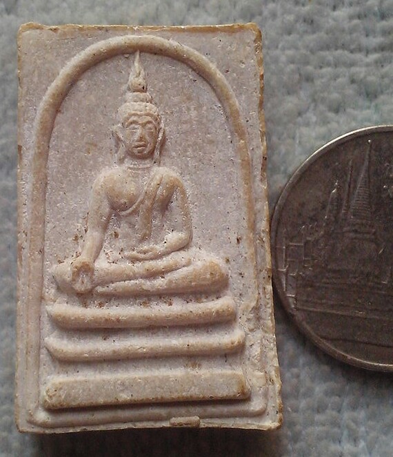 สมเด็จหลังรูปเหมือนหลวงพ่อแพ วัดพิกุลทอง