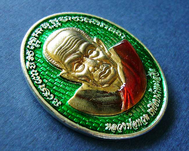 T6 เหรียญหลวงปู่ทวด หลังพ่อท่านคล้าย เนื้อกะไหล่เงินลงยาเขียว เลข 2554
