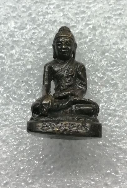 พระกริ่งมัณฑเลวัดคันลัดปี18สวยๆพร้อมกล่องหลวงปู่โต๊ะปลุกเสกครับ