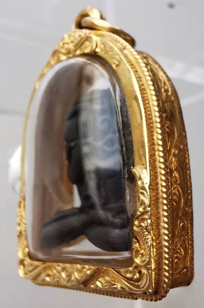 พระปิดตามหาโชค หลวงพ่อเกษมเขมโก เนื้อนวะ ปี 2518