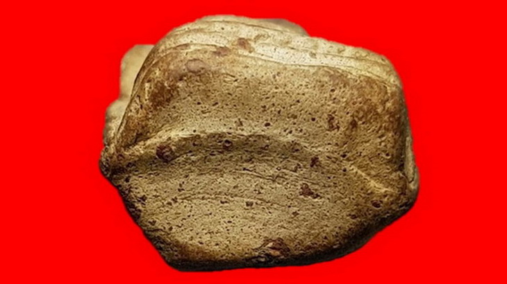 พระคงกรุเก่า พระยอดนิยมสกุลลำพูนฟอร์มตรงองค์ล่ำหนา ตำหนิชัดเจน พระปิ่นเดิมด้างขวาองค์พระ รับประกันแท