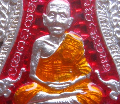 เหรียญเสมาหลวงปู่แสน วัดบ้านหนองจิก ศรีสะเกษ ปี2560 รุ่น"แสนมั่ง แสนรวย"เนื้อเงินลงยา เลข29 +กล่อง