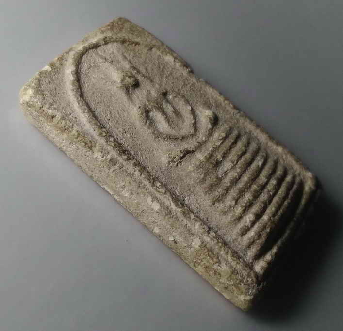 20 บาท พระสมเด็จ อาจจะเป็นเกจิ สร้างล้อพิมพ์วัดเกศ หรืออาจจะเป็นวัดเกศไชโยนอกพิมพ์ ผมเองก็ไม่ทราบ เพ