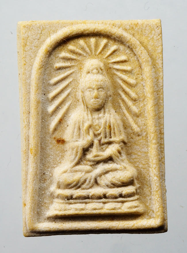 20บาท...พระผง เจ้าแม่กวนอิม ญ.ส.ส วัดบวร ปี 35 ///D10