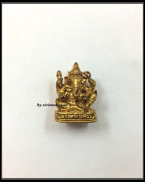 พระพิฆเนศ ปางนั่ง 4กร วัดบวรนิเวศวิหาร ปี42 เนื้อกะไหล่ทอง มีโค๊ด No.662