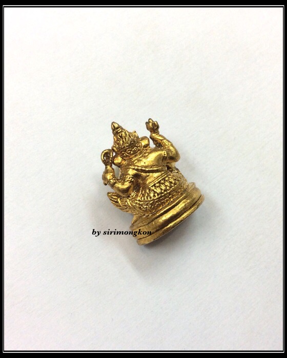 พระพิฆเนศ ปางนั่ง 4กร วัดบวรนิเวศวิหาร ปี42 เนื้อกะไหล่ทอง มีโค๊ด No.662