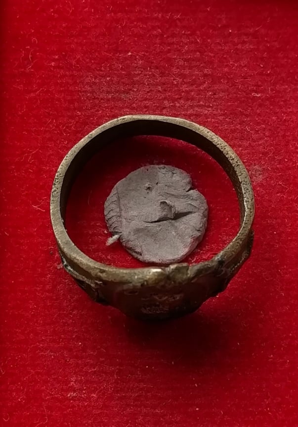 แหวนนางกวัก หลวงพ่อกวย วัดโฆสิตาราม