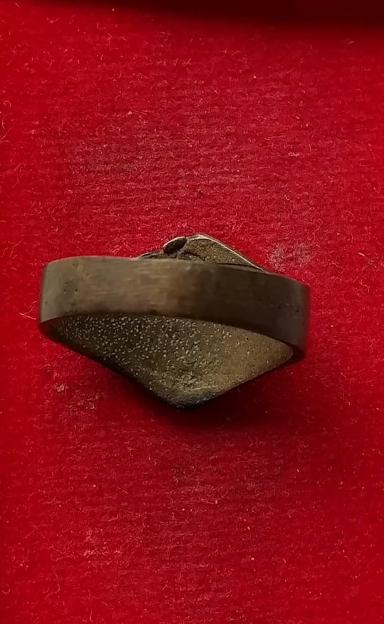 แหวนนางกวัก หลวงพ่อกวย วัดโฆสิตาราม