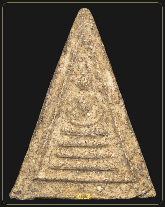 พระสมเด็จ หลวงปู่นาค วัดระฆัง พิมพ์สามเหลี่ยม เนื้อจัดๆ..