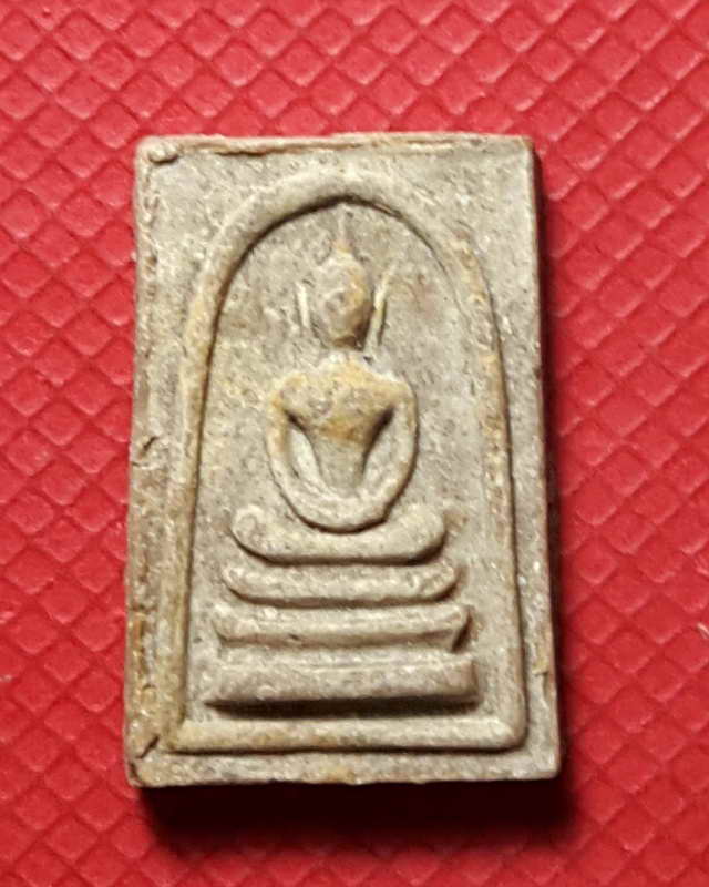 สมเด็จคะแนนหลังสิวลี หลวงพ่อกวย วัดโฆสิตาราม จ.ชัยนาท เนื้อผงน้ำมัน