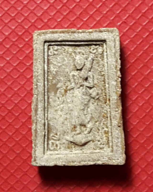 สมเด็จคะแนนหลังสิวลี หลวงพ่อกวย วัดโฆสิตาราม จ.ชัยนาท เนื้อผงน้ำมัน