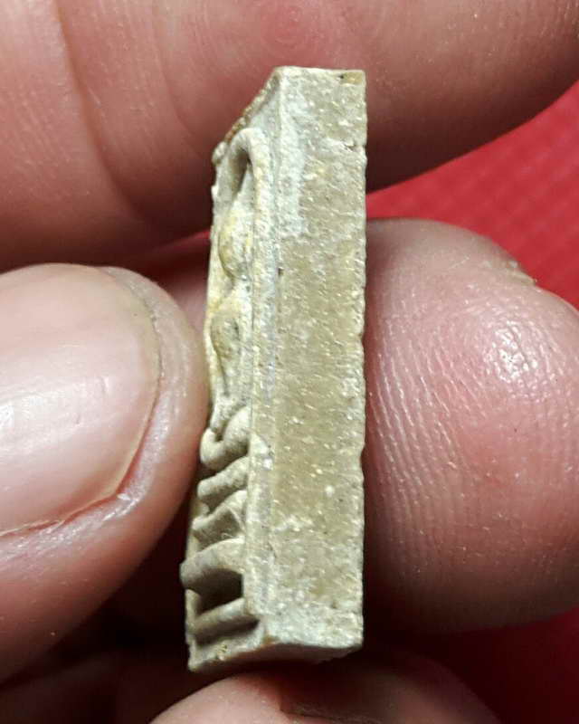 สมเด็จคะแนนหลังสิวลี หลวงพ่อกวย วัดโฆสิตาราม จ.ชัยนาท เนื้อผงน้ำมัน