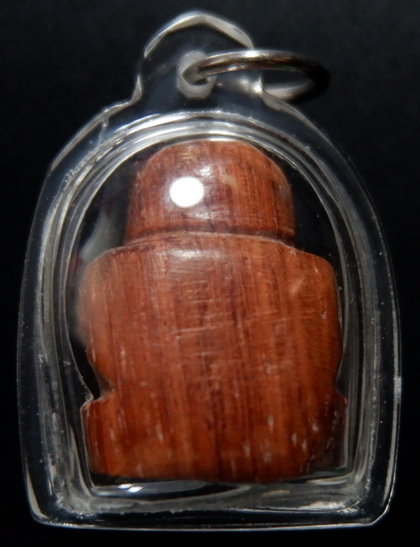 พระปิดตาไม้แกะ แกะจากไม้มงคลขนาดหน้าตัก 1 นิ้ว สวยครับ