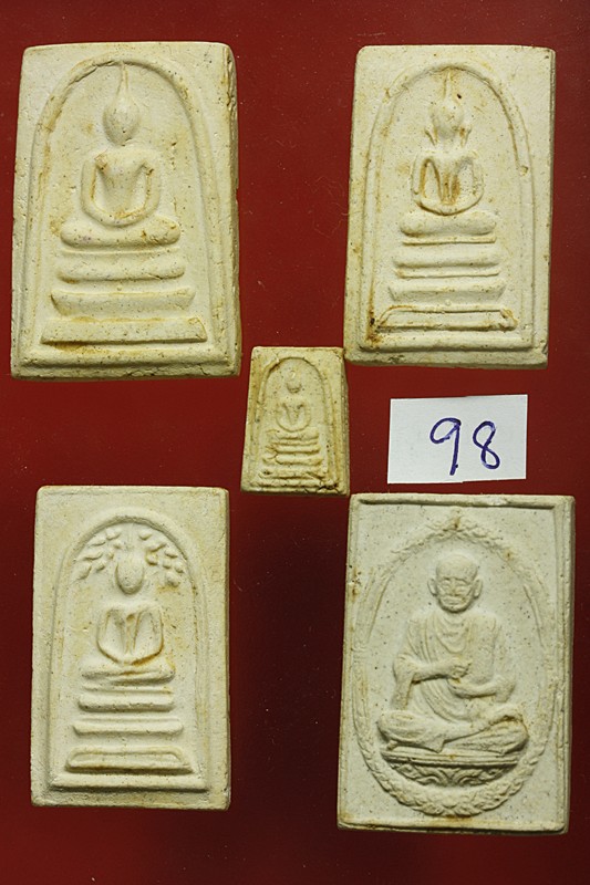 พระสมเด็จ 118 ปี วัดระฆัง ครบชุด 5 องค์ ตรายางชัด คัดสวย พร้อมกล่องเดิมและกล่องกระดาษ ชุด 98