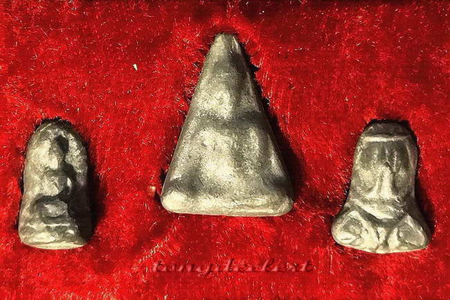 พระชุดไตรภาคี วัดโคนอน หลวงปู่โต๊ะ วัดประดู่ฉิมพลีปลุกเสก ปี2514 สวยมากพร้อมกล่องเดิมค่ะ