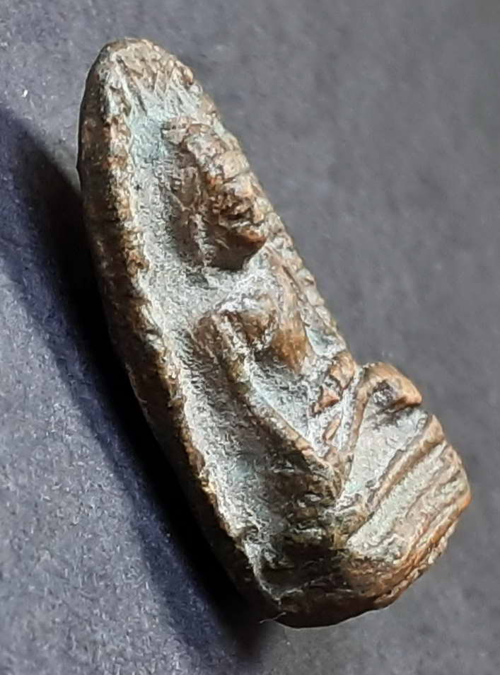 20 บาท พระเนื้อดินไม่ทราบที่ BOX 2