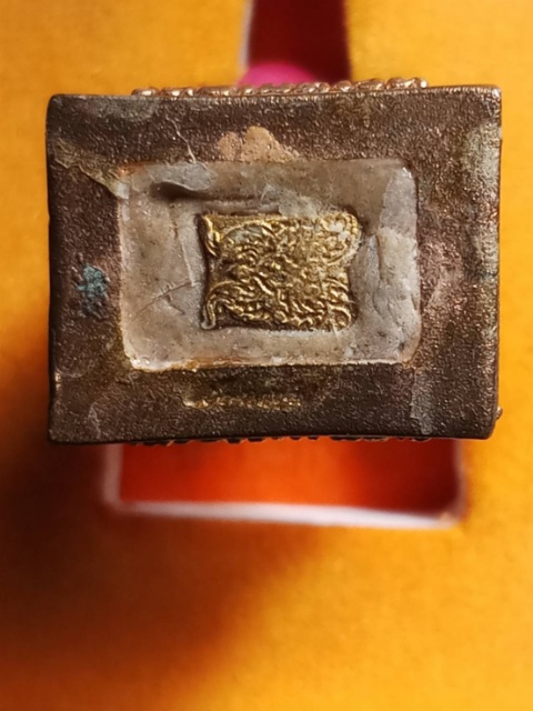 รูปหล่อรุ่นแรกครูบากฤษณะ วัดป่ามหาวัน เนื้อพิ้งโกล 