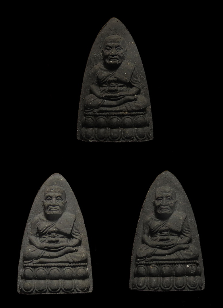 หลวงปู่ทวด เนื้อผง หลัง พร.อาจารย์นองปลุกเสกปี 2537 จำนวน 3 องค์