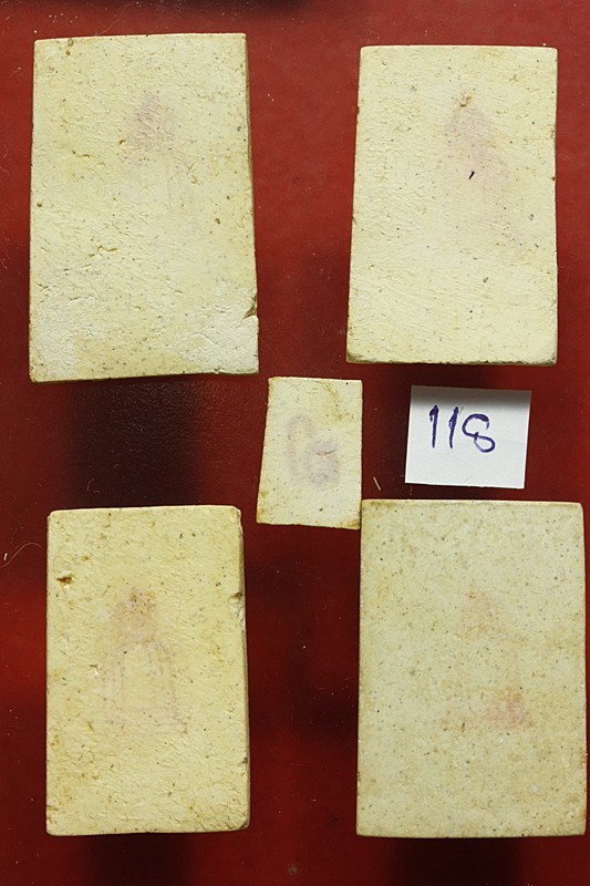 พระสมเด็จ 118 ปี วัดระฆัง ครบชุด 5 องค์ ตรายางชัด คัดสวย พร้อมกล่องเดิมและกล่องกระดาษ ชุด 118