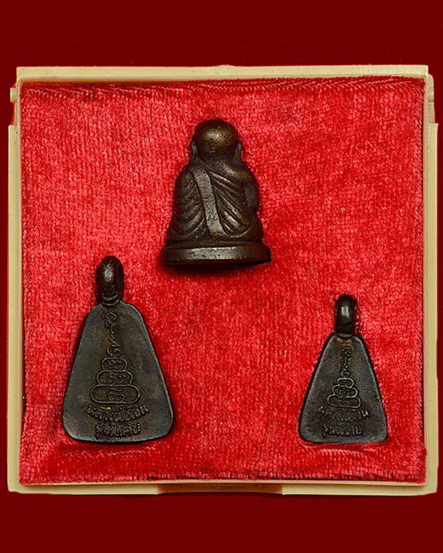 ชุดรูปหล่อหลวงพ่อเงินวัดบางคลาน ออกวัดวังตะโก ปี32