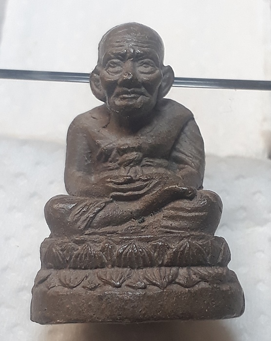 หลวงปู่ทวด เนื้อผง ลอยองค์ รุ่นทองพันชั่ง