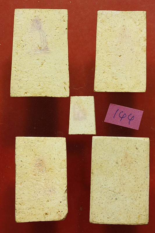 พระสมเด็จ 118 ปี วัดระฆัง ครบชุด 5 องค์ ตรายางชัด คัดสวย พร้อมกล่องเดิมและกล่องกระดาษ ชุด 144