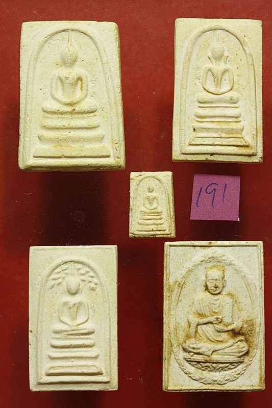 พระสมเด็จ 118 ปี วัดระฆัง ครบชุด 5 องค์ ตรายางชัด คัดสวย พร้อมกล่องเดิมและกล่องกระดาษ ชุด 191