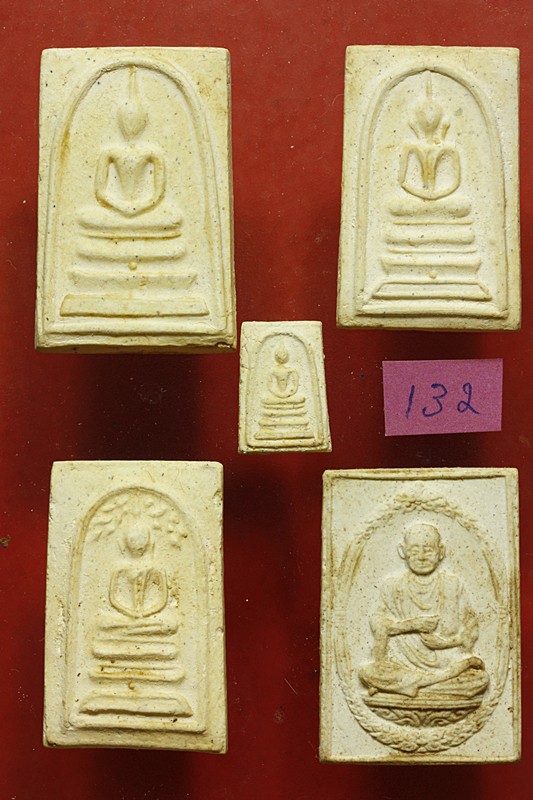 พระสมเด็จ 118 ปี วัดระฆัง ครบชุด 5 องค์ ตรายางชัด คัดสวย พร้อมกล่องเดิมและกล่องกระดาษ ชุด 132