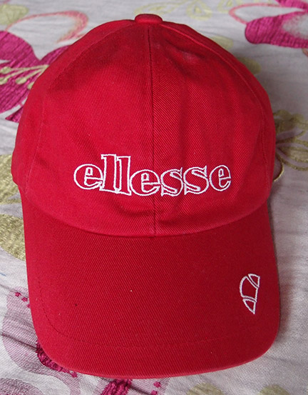 หมวก ellesse แบรนด์อิตาลี สีแดง ของแท้ ปรับขนาดได้