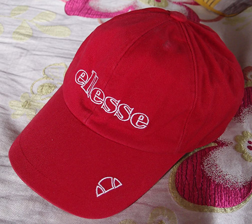 หมวก ellesse แบรนด์อิตาลี สีแดง ของแท้ ปรับขนาดได้