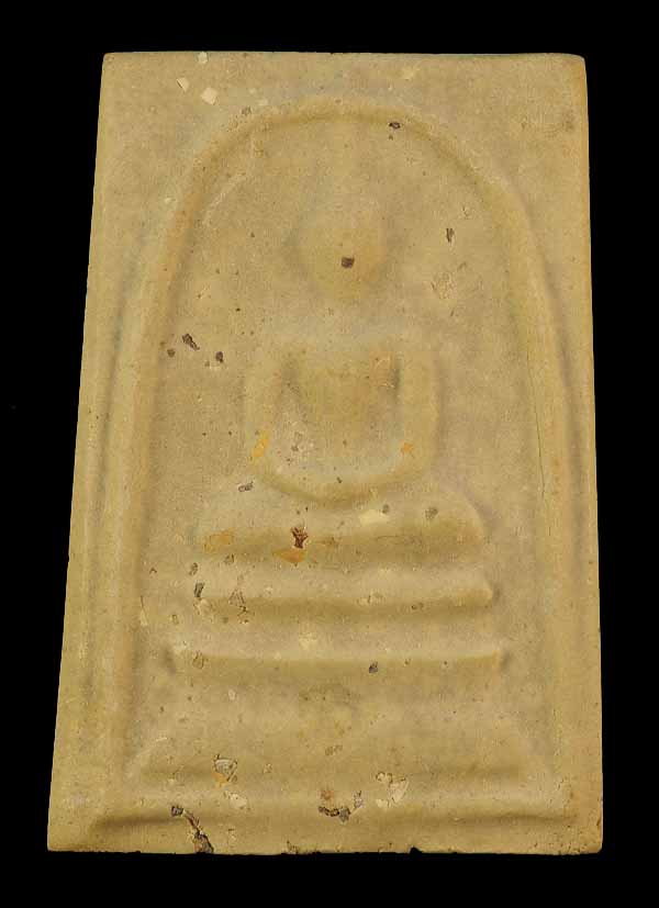 สมเด็จบางขุนพรหม รุ่น "อมตมหามงคล" พิมพ์ใหญ่ A เกศทะลุซุ้มมีสังฆาฏิ พิเศษโรยผงเก่า /// 54A-086