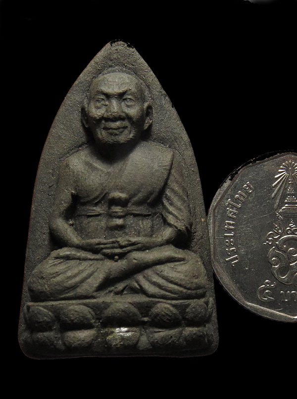 พระหลวงปู่ทวด พิมพ์จัมโบ้ เนื้อว่านดำ ฝังตะกรุดนารายณ์ 3ดอก อาจารย์นอง วัดทรายขาว