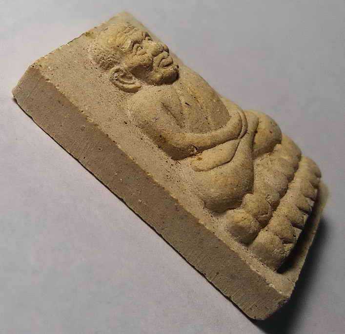 40 บาท หลวงปู่ทวดเนื้อผง รุ่นยกช่อฟ้า วัดคงคา จังหวัดนนทบุรี BOX RED