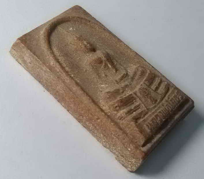 30 บาท  หลวงพ่อโสธร เนื้อกระเบื้องหลังคาโบสถ์ วัดโสธรวรารามวรวิหาร จ.ฉะเชิงเทรา  BOXP 16