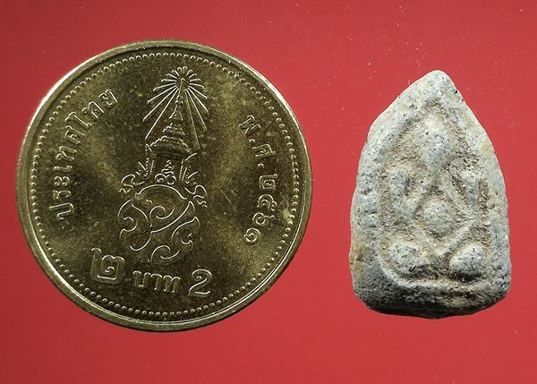 เคาะเเรก พระปิดตาเนื้อผงสีเทา ไม่ทราบที่