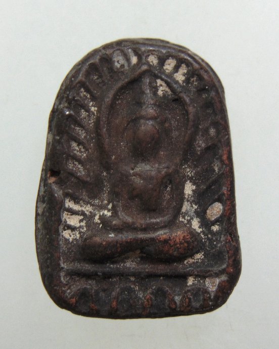 ๒๐ พระรัศมีเนื้อดิน