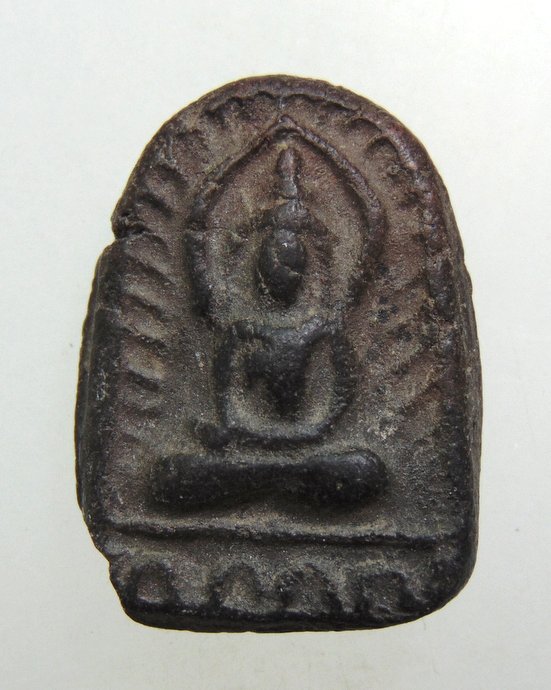 ๒๐ พระรัศมีเนื้อดิน