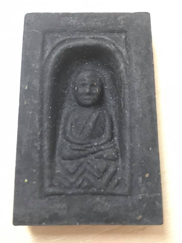 พระหลวงพ่อทวด รุ่นมหาเศรษฐี เนื้อว่าน พิมพ์สี่เหลี่ยม (กลักไม้ขีด) 2 องค์