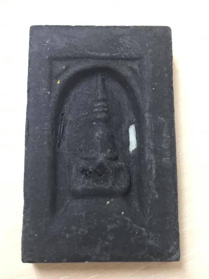 พระหลวงพ่อทวด รุ่นมหาเศรษฐี เนื้อว่าน พิมพ์สี่เหลี่ยม (กลักไม้ขีด) 2 องค์