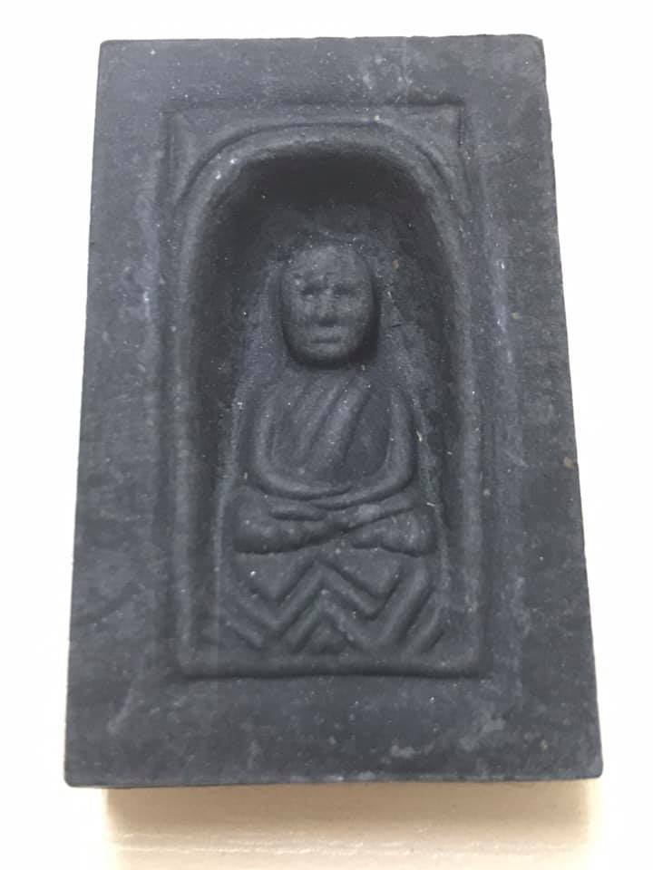 พระหลวงพ่อทวด รุ่นมหาเศรษฐี เนื้อว่าน พิมพ์สี่เหลี่ยม (กลักไม้ขีด) 2 องค์