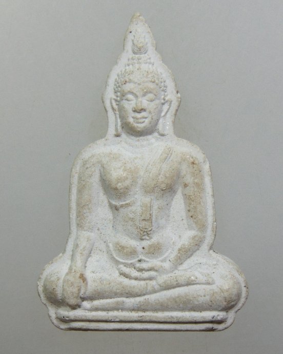 ๒๐ พระผงมหาจักรพรรดิ์หลวงตาม้า วัดถ้ำเมืองนะ จ เชียงใหม่
