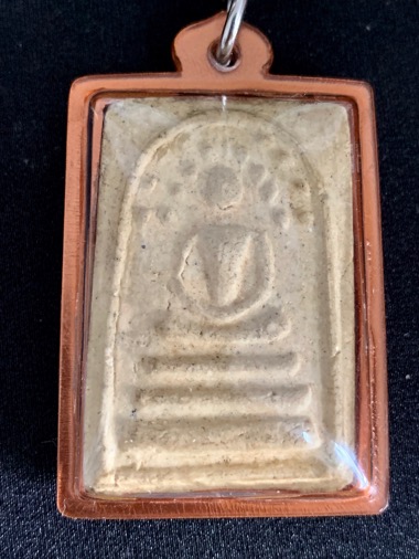 พระสมเด็จหลวงพ่อกวย ถอดพิมพ์ปรกโพธิ์ (หลวงพ่อแพ ปี 2514) เลี่ยมกรอบพร้อมใช้ครับ