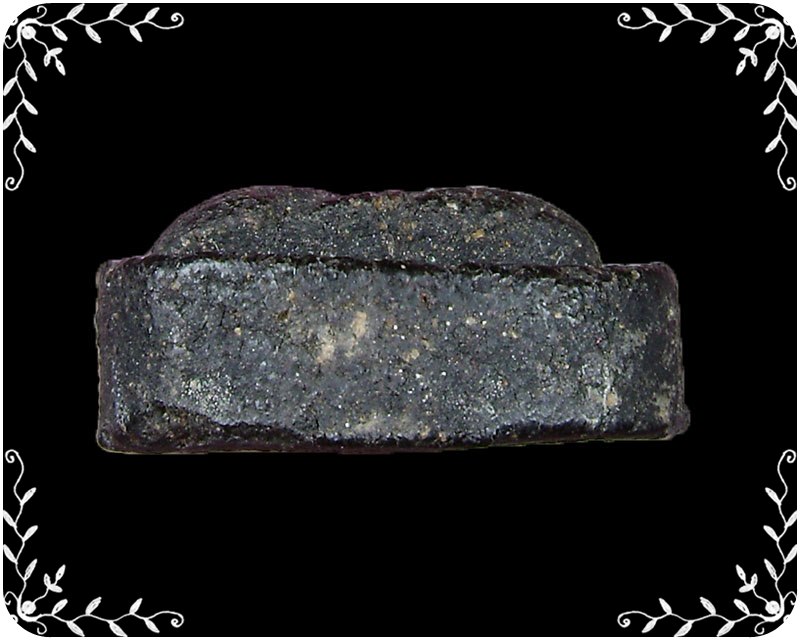 พระปิดตาหลังแบบ หลวงปู่เฮี้ยง