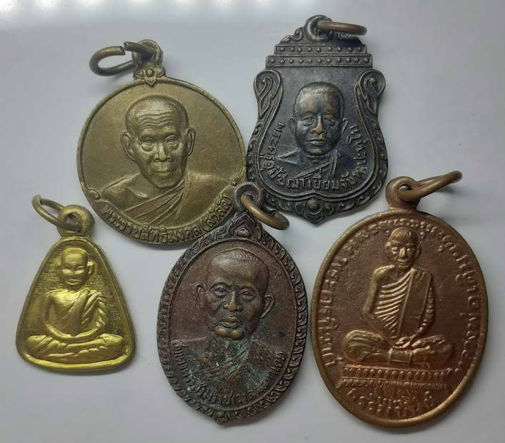 30 บาท มาแล้วครับพระเหรียญ 5องค์ 30 เชิญครับ