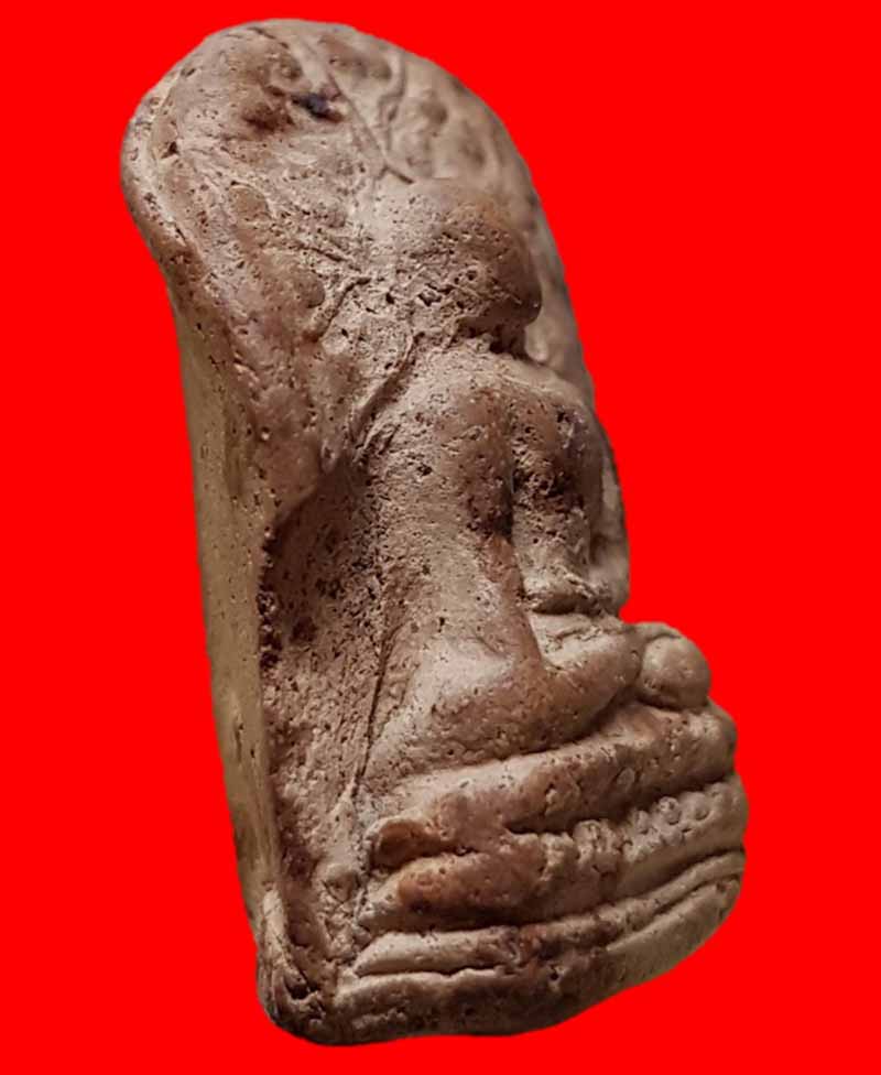 พระคงกรุเก่า พระยอดนิยมสกุลลำพูนฟอร์มตรงองค์ล่ำหนา ตำหนิชัดเจนพระปิ่นเดิมด้างขวาองค์พระ รับประกันแท้